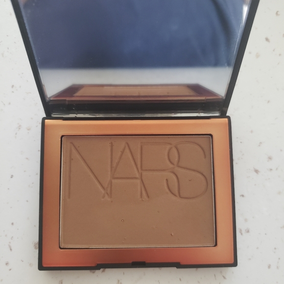 NARS Bronzing Powder .28 oz Laguna Talc - Picture 6 of 7